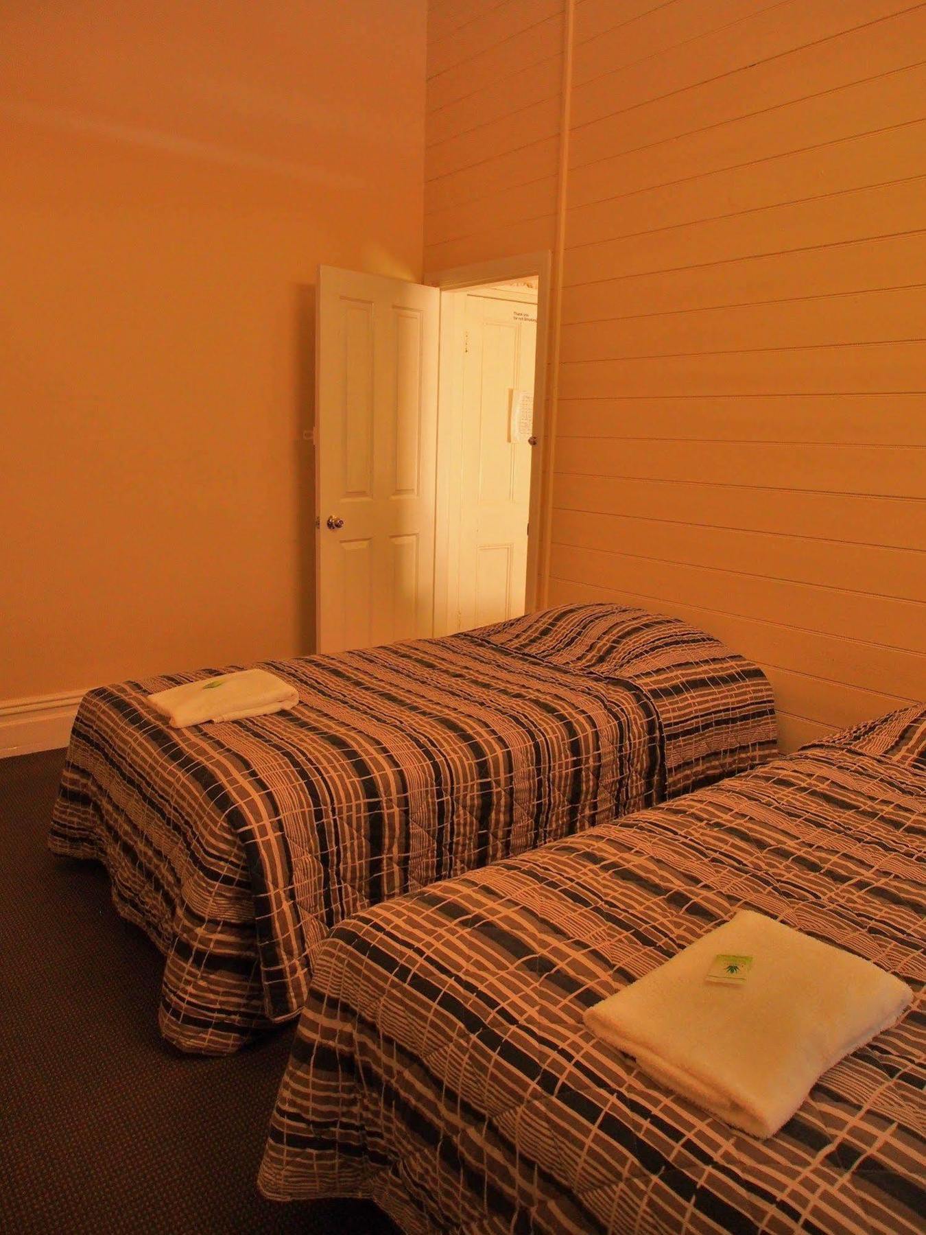 Great Central Hotel Глен Инес Екстериор снимка